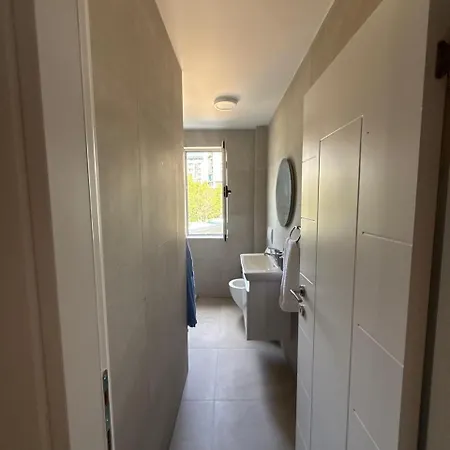 Estel 招待所 地拉那